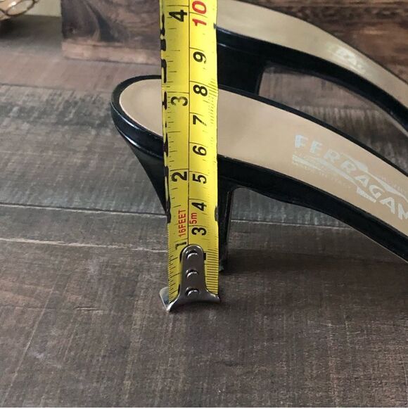 Salvatore Ferragamo Gancini Heels 7.5 B - Picture 14 of 16